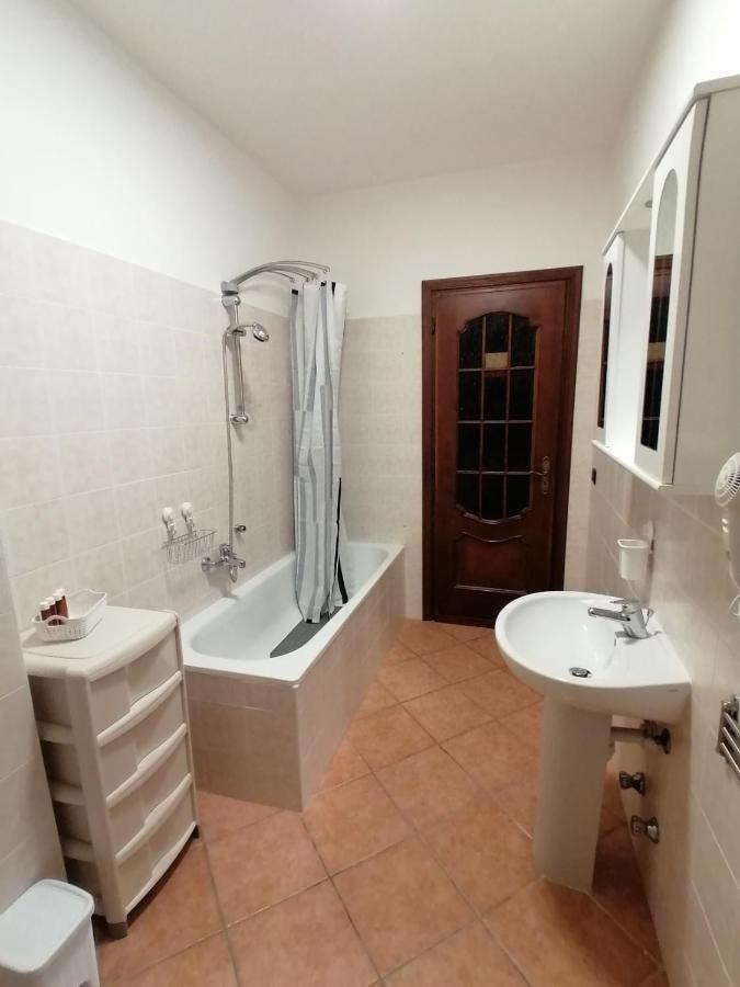 Amo' Le Langhe Bed and Breakfast Narzole Buitenkant foto