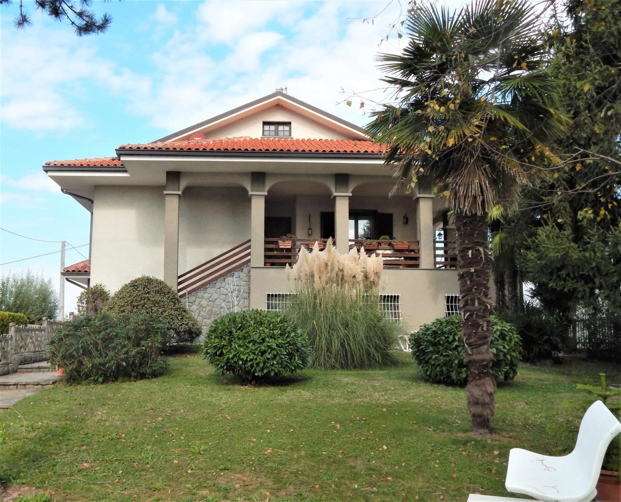 Amo' Le Langhe Bed and Breakfast Narzole Buitenkant foto