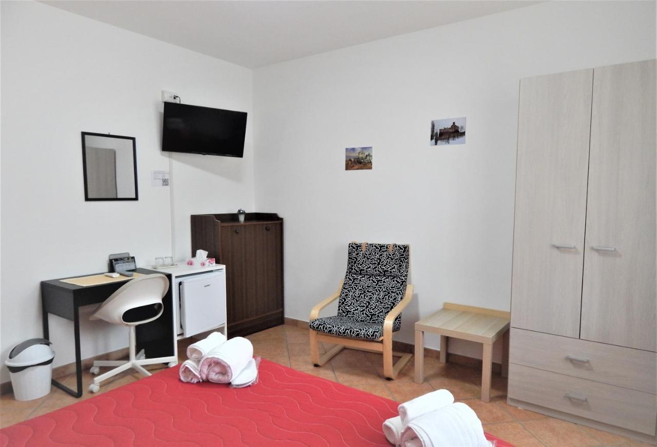 Amo' Le Langhe Bed and Breakfast Narzole Buitenkant foto