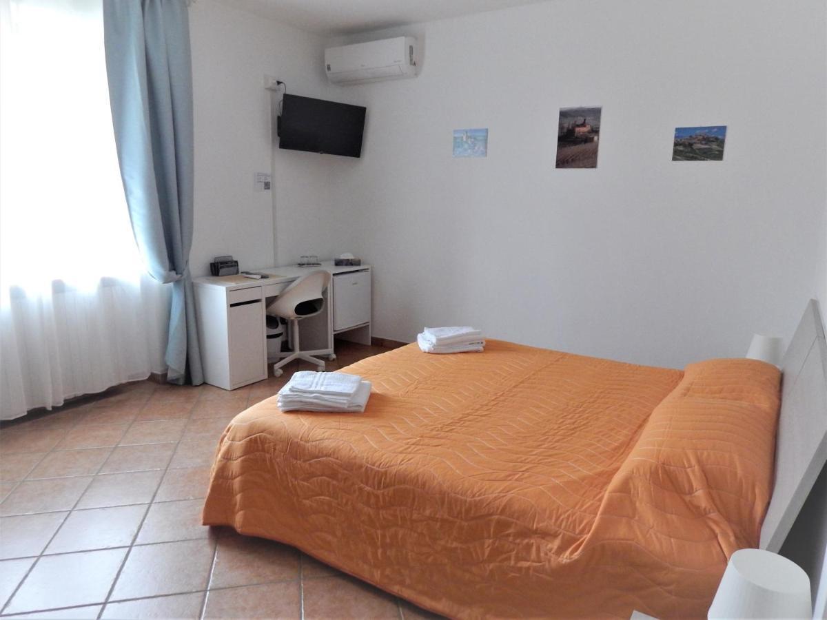 Amo' Le Langhe Bed and Breakfast Narzole Buitenkant foto